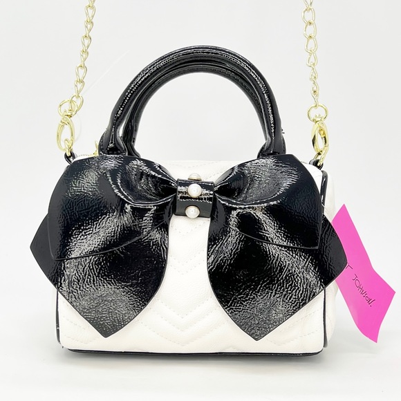Betsey Johnson Bownanza Mini Crossbody Bag Cream Black Bow Pearl Quilted New NWT - Picture 13 of 13
